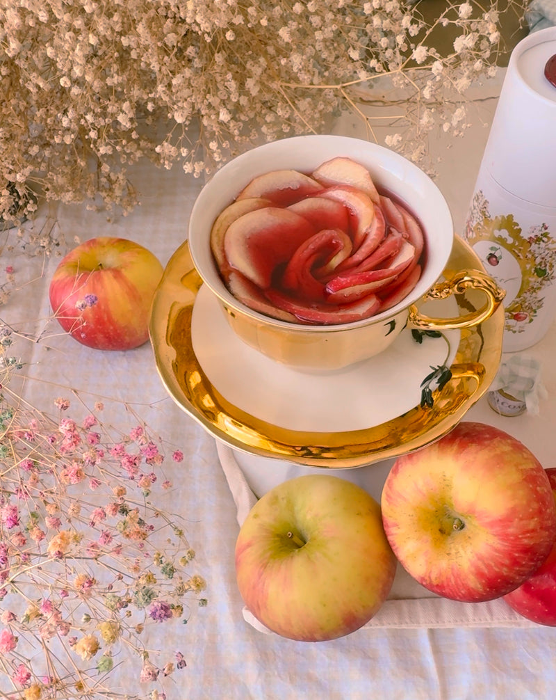 Snow White’s Golden Mirror Teacup